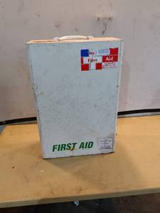 lot 95 image: Wall-Mounted Metal First Aid Cabinet