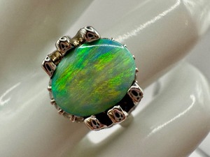 lot 3J image: 18k White Gold Opal Ring