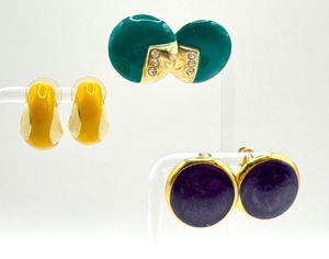 lot 26J image: Three Pairs of Vintage 1980s Earrings