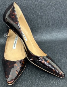 lot 71 image: Manolo Blahnik Tortoise Shell Patent Leather Pumps - Size 37 12