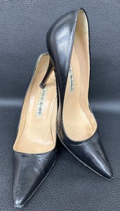 lot 101 image: Manolo Blahnik Black Leather Pumps - Size 38