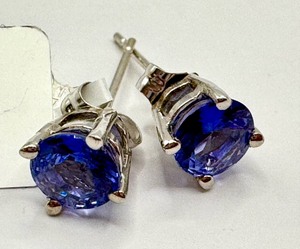 lot 78J image: Pair of Tanzanite Pierced Earrings, NWT