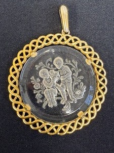 lot 77G image: Vintage Crown Trifari Carved Crystal Cameo Pendant