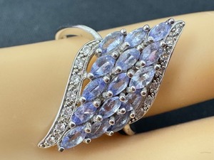 lot 87G image: Lovely Sterling Tanzanite Cluster Ring
