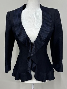 lot 34 image: Elegant Giorgio Armani Blazer  Size 36