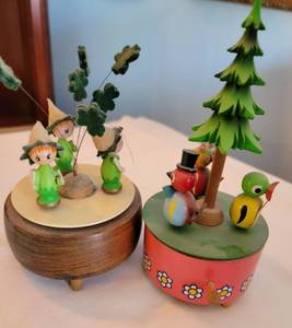 lot 152 image: Reuge and Wooden Leprechaun Music Boxes