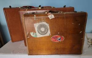 lot 169 image: Vintage 3 Piece Suitcase Luggage Collection