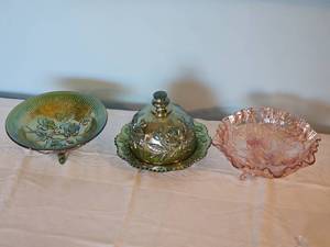 lot 51 image: Imperial Glass Co. Luster Rose Bowls & Butter Tray in Green & Pink Carnival Glass