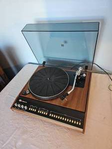 lot 79 image: ADC Accutrac 4000 Direct-Drive Turntable