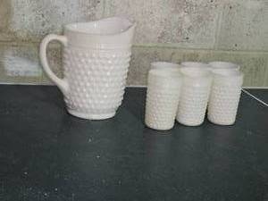 lot 58 image: Hobnail Milk Glass Pitcher & Glasses