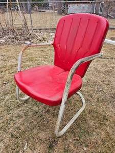 lot 83 image: Retro Metal Lawn Chair