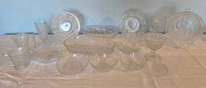 lot 27C image: Vintage Anchor Hocking Sandwich Pattern Glass Collection - (17)