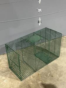lot 11 image: Heavy Duty Large Cage Animal Trap (35.5 Long x 20.5 Tall x 15.5 Wide)