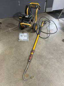 lot 28 image: DeWalt DP2800 Pressure Washer & Wand (Clean - Not sure if it Runs)