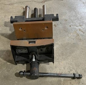 lot 36 image: Shain Solutions Heavy Duty Woodworkers Vise in Excellent Condition ($400 Retail)