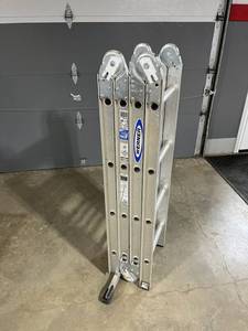 lot 43 image: Werner M1-8-16 Type 1 250lbs. Capacity Multi-Purpose Ladder