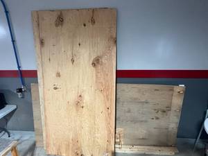 lot 70 image: 4 x 8 Plywood Lot