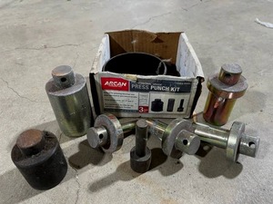 lot 139 image: ARCAN Professional Grade Press Punch Kit