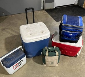 lot 142 image: Igloo and Coleman Cooler Lot