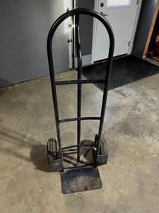 lot 143 image: Metal Hand Truck