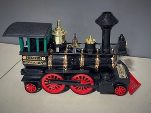 lot 147 image: Beams  Grant Locomotive Porcelain Decanter (No Alcohol - Has Been Emptied)