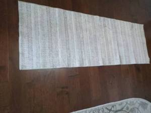 lot 6 image: Wyatt and Ash Machine Washable Runn...