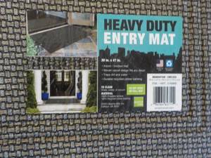 lot 16 image: Noodle LoopBath Mat 24 x 36...