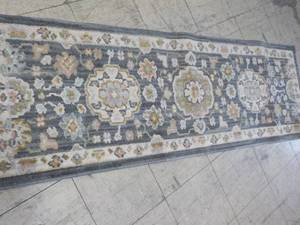 lot 19 image: Mohawk The Verve Collection Runner ...