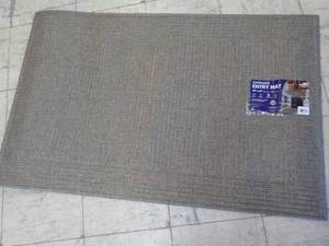 lot 30 image: Oversized Entry Mat 30 x 47...