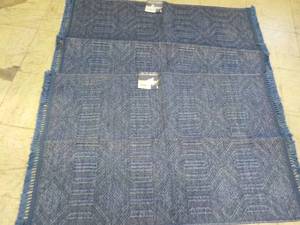 lot 46 image: 2 ct Off the Loom Area Rugs 30 x 45...