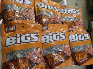 lot 152 image: 6 ct Bigs 5.35 oz bags Sizzlin Bac...