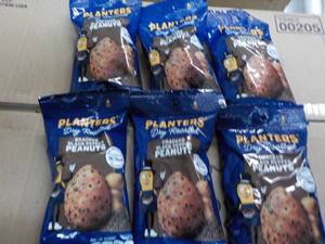 lot 156 image: 6 ct Planter Cracked Black Pepper P...