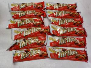 lot 174 image: Turtles Candy ...