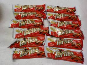 lot 175 image: Turtles Candy ...
