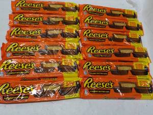 lot 178 image: Reeses Candy...