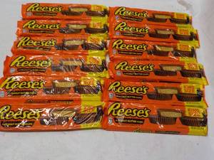 lot 182 image: Reeses Candy...