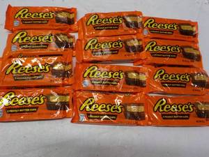 lot 184 image: Reeses Candy...