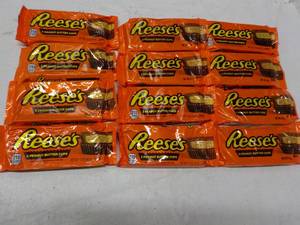 lot 185 image: Reeses Candy...