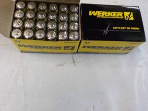lot 204 image: 48 ct AA Werker Batteries...