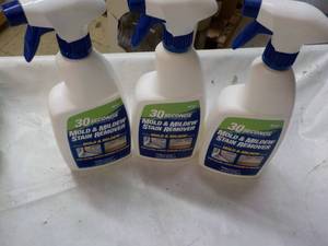 lot 306 image: 3 ct 32 oz Spray Bottles Mold and M...
