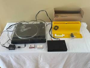 lot 37 image: Pioneer PL-640 Turntable & Accessories