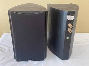 lot 39 image: Insignia NS-B2111 Speakers