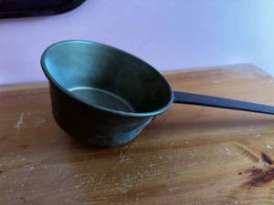 lot 139 image: Vintage Metal Saucepan