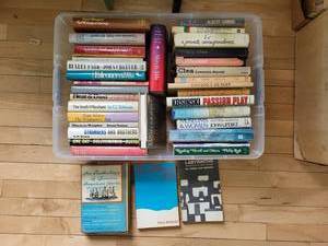 lot 218 image: Vintage Classic Fiction Book Collection