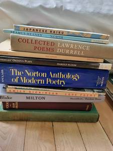 lot 224 image: Vintage Poetry & Classics Book Lot