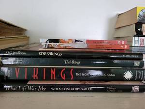lot 236 image: Viking & King Tut History Book Lot