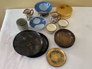 lot 47A image: Japanese Lacquerware & Porcelain Set