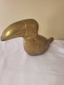 lot 360 image: Vintage Brass Toucan Figurine
