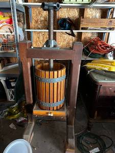 lot 403 image: Vintage Wooden Apple Cider Press