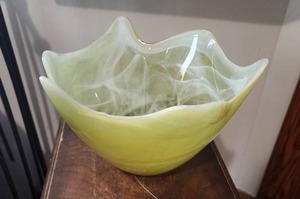 lot 13 image: Art Glass Wavy Bowl